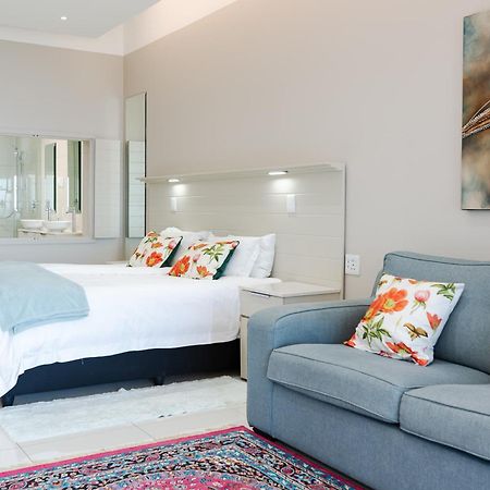 Camps Bay Blue Self-Catering Studios Kapstaden Exteriör bild