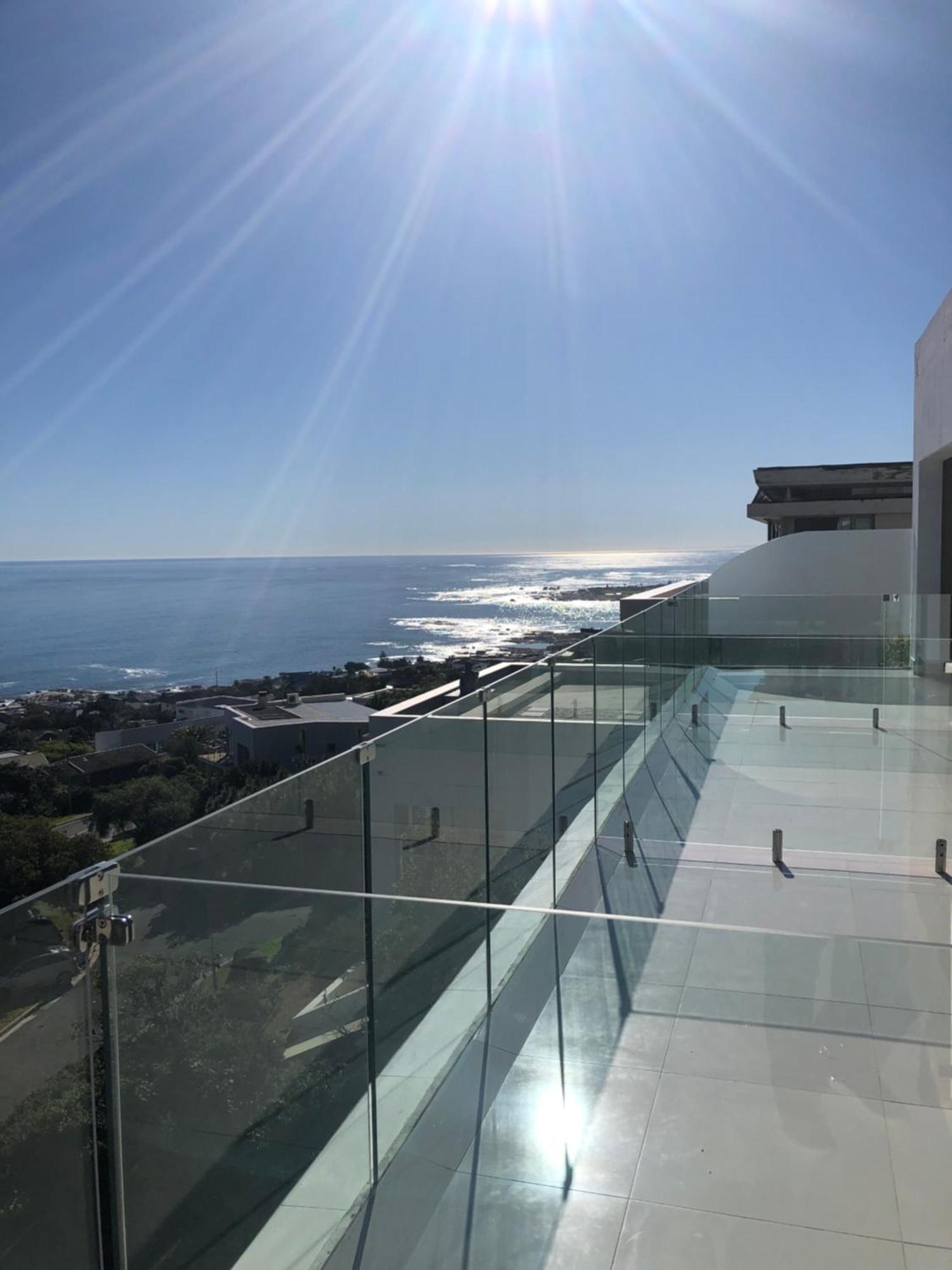 Camps Bay Blue Self-Catering Studios Kapstaden Exteriör bild