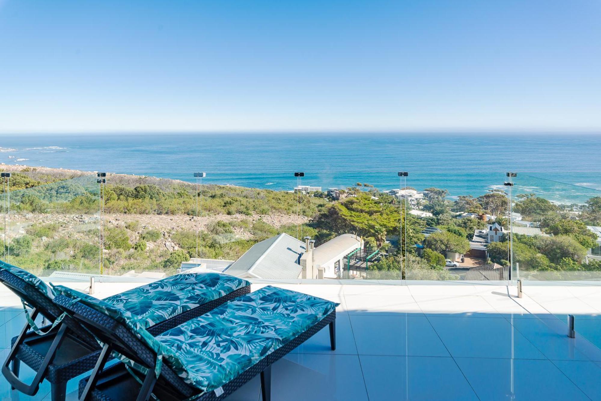 Camps Bay Blue Self-Catering Studios Kapstaden Exteriör bild